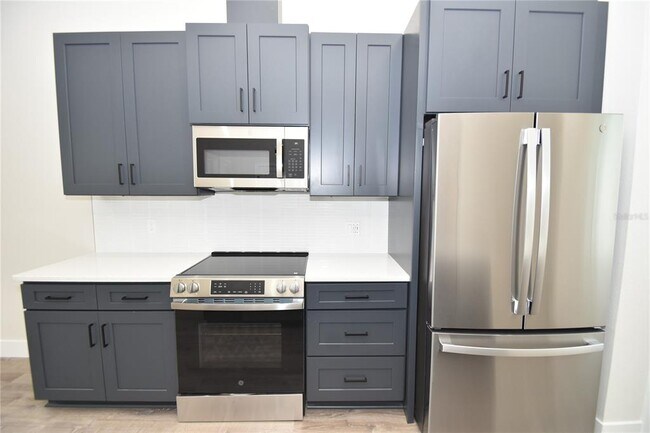 Building Photo - 20 Uniondale Pl