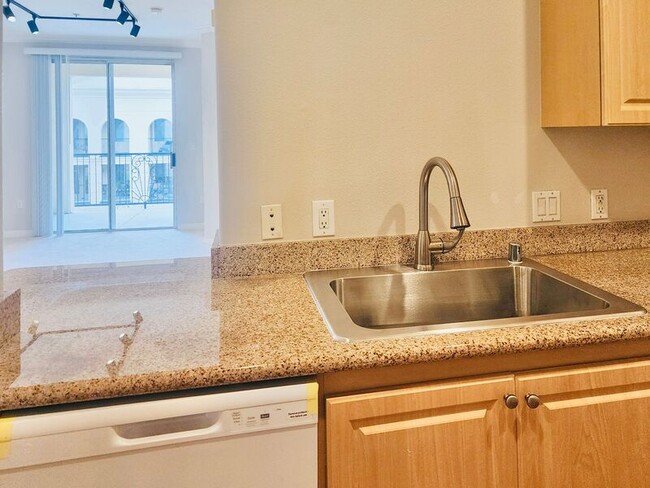 Building Photo - 2463 Watermarke Pl