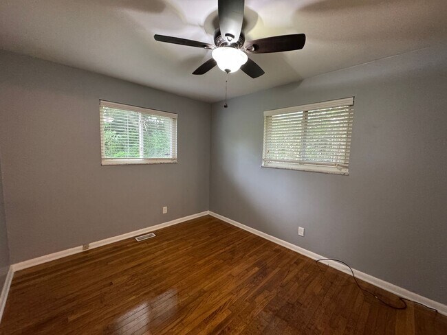 Building Photo - Snacks / Guion Creek - Washington TWP 3 Bed 2 Bath
