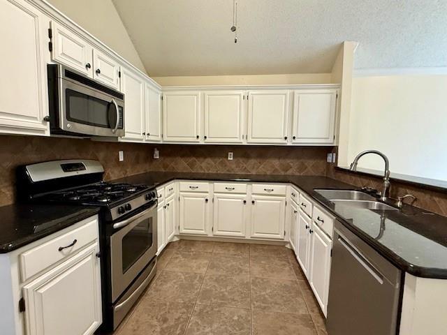 Building Photo - 3139 Renaissance Dr