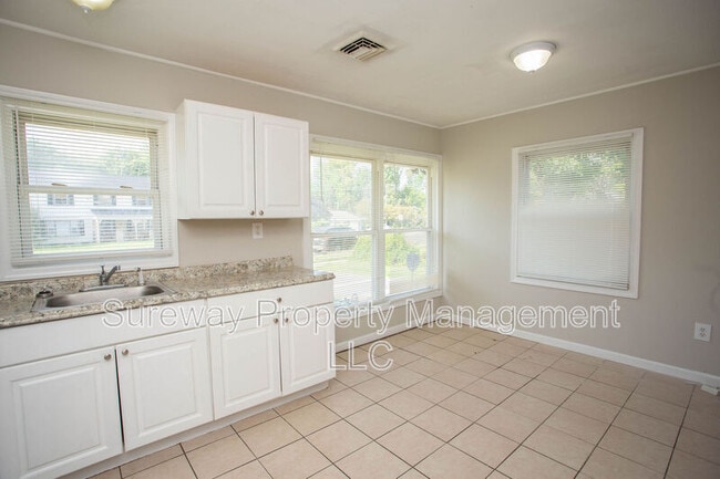 Building Photo - 11 Sedgwick Ln