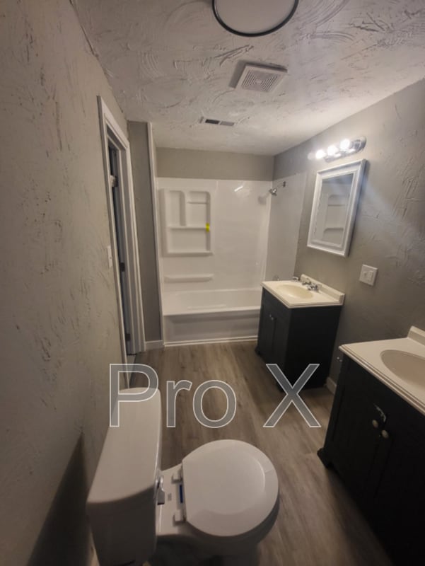 Building Photo - 2510 Iron Gates Rd