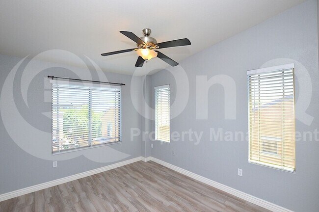 Building Photo - 280 S Evergreen Rd