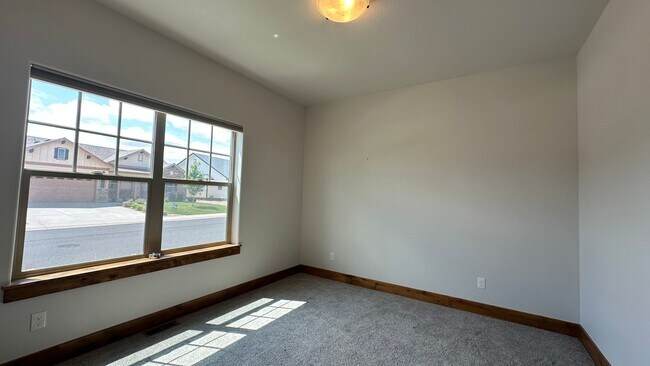 Building Photo - Great Home in Loveland