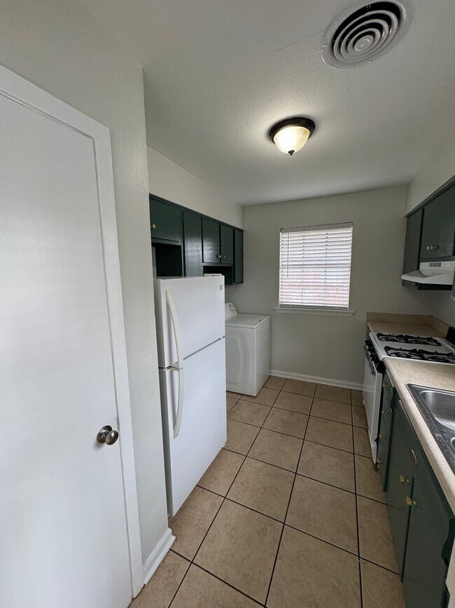 Building Photo - 6493 Marcie St