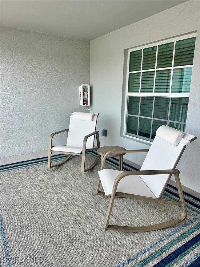 Building Photo - 15265 Grn Acrs Ave