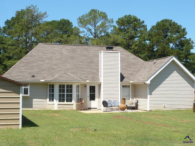 Building Photo - 213 Loxley Dr