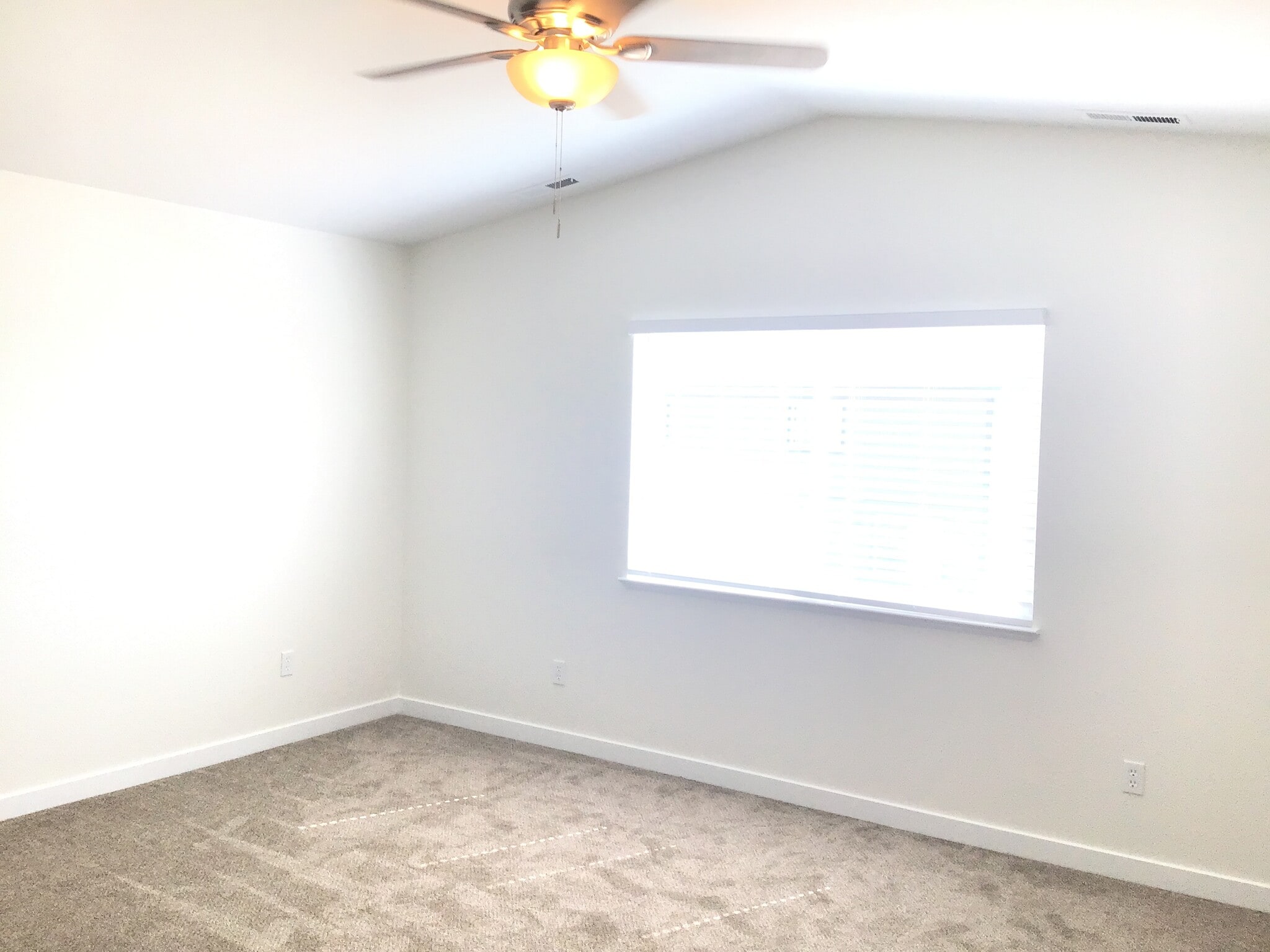 Building Photo - 18258 Oakbrook Ln