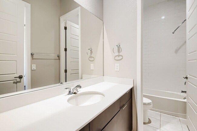 Building Photo - Stunning home with a serene Zen backyard, raised garden beds, fountain and spa!
