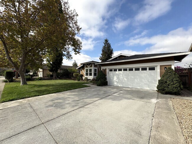 Building Photo - 3532 Rollingside Dr