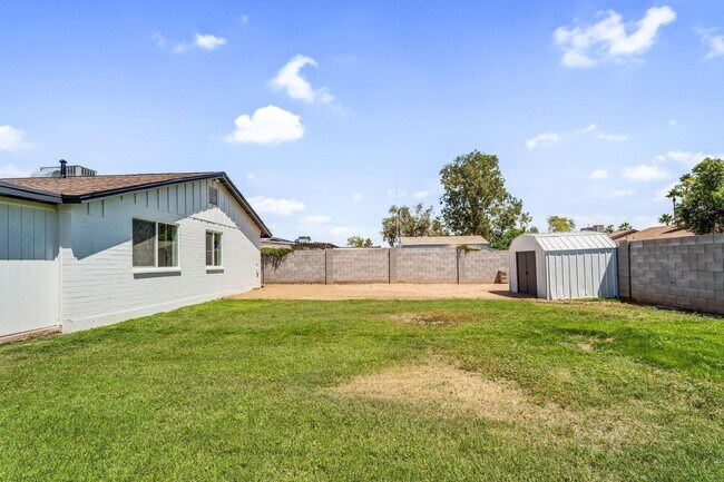 Building Photo - 14635 N 37th Pl