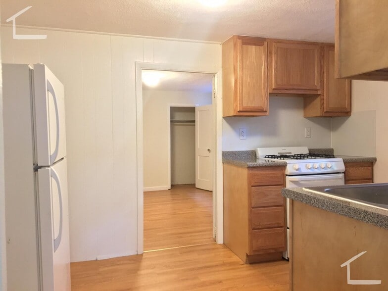 Primary Photo - 119 Sutherland Rd