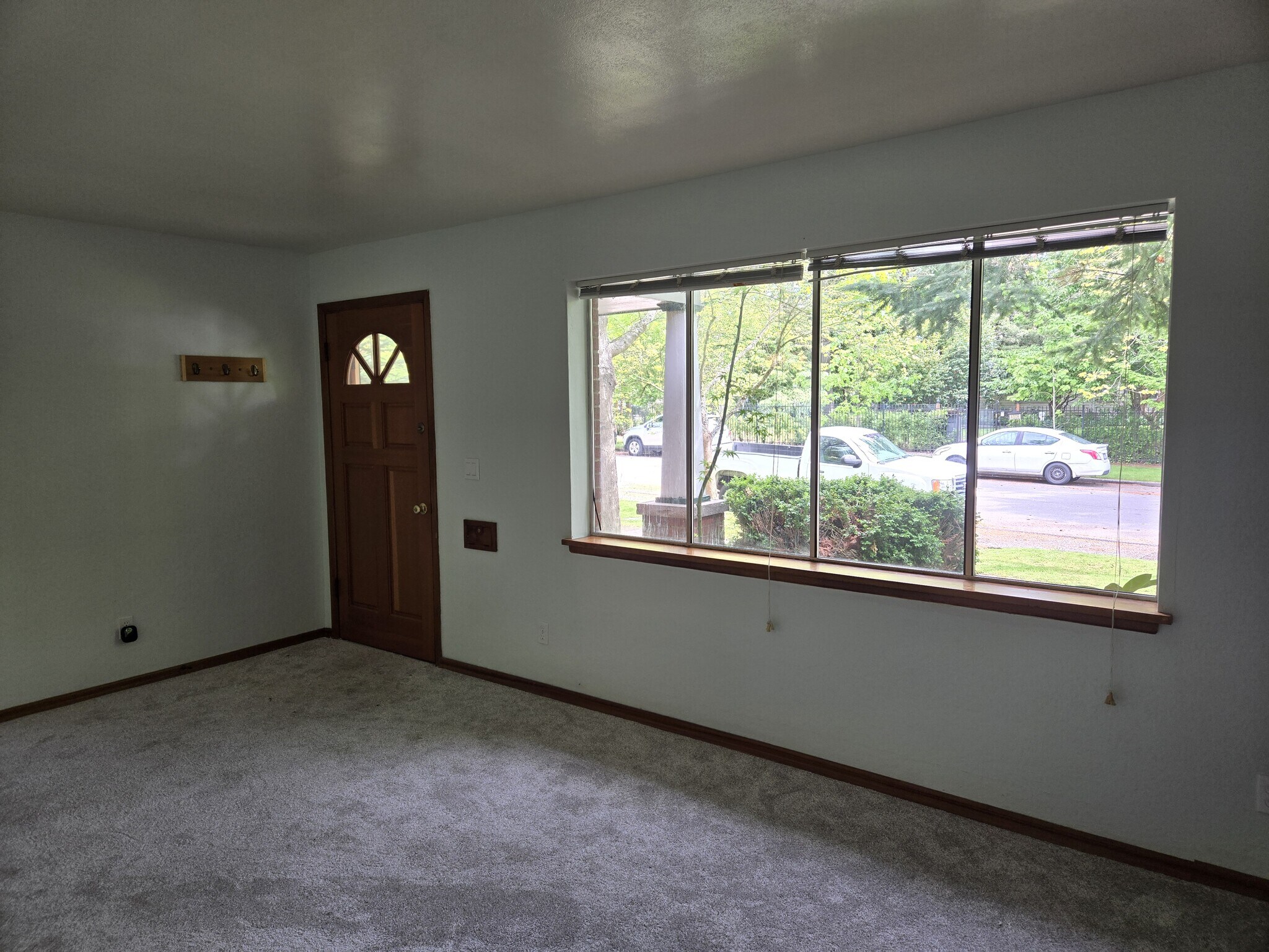 LivingRm View Window - 4005 N 24th St