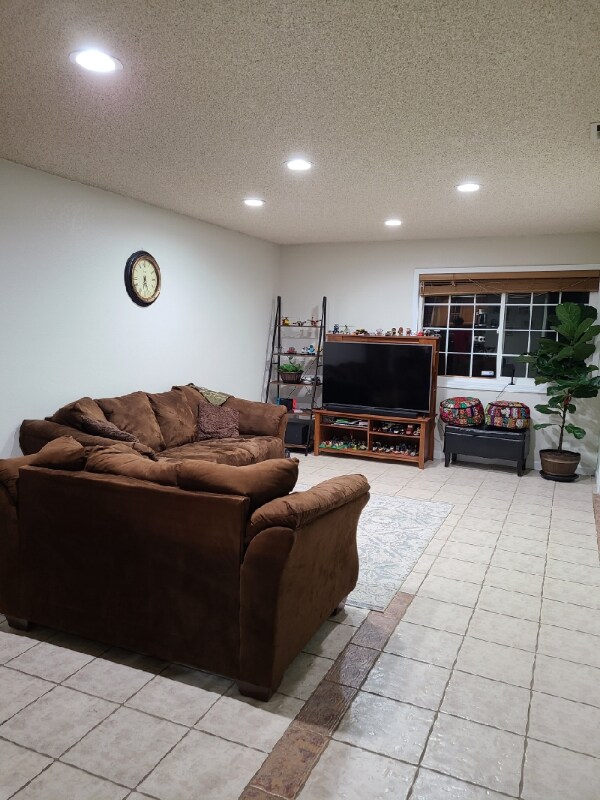 Building Photo - 4621 Donalbain Cir