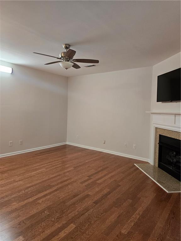 Building Photo - 1934 Dilcrest Dr