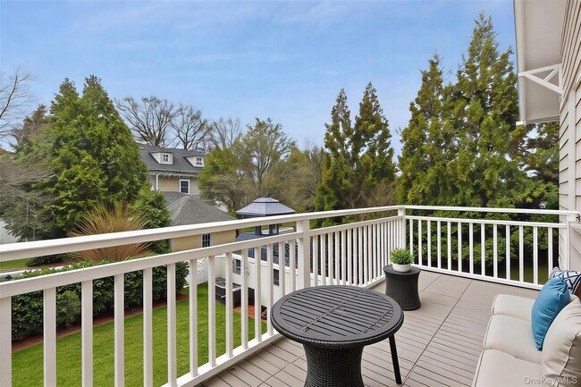 Building Photo - 518 Prospect Ave