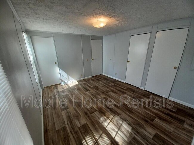 Building Photo - 113 Dogwood Dr