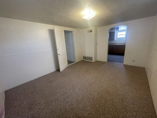 Building Photo - Two Bedroom, One and half bathroom house! ...