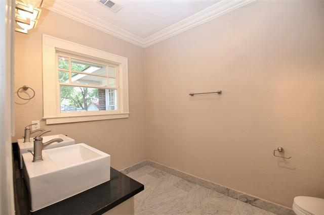 Building Photo - 5614 Swiss Ave