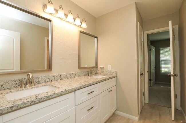 Building Photo - 3134 Sedgeborough Dr