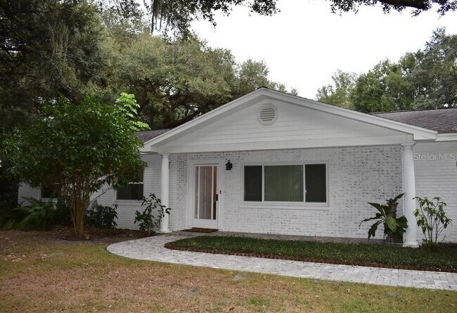 Building Photo - 529 Gornto Lake Rd