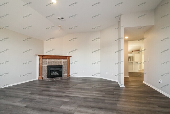 Building Photo - 15945 Katie Ridge Dr