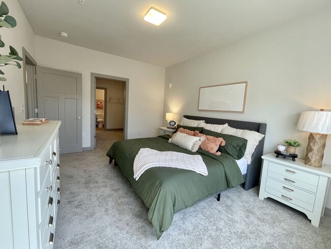 Building Photo - Tuscany | 1 Bed 1 Bath | 786 sf