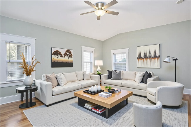 Building Photo - 1209 Pine St