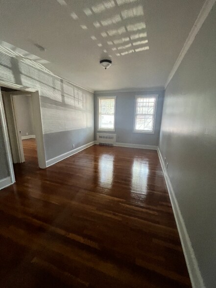 Primary Photo - 84 Forest St