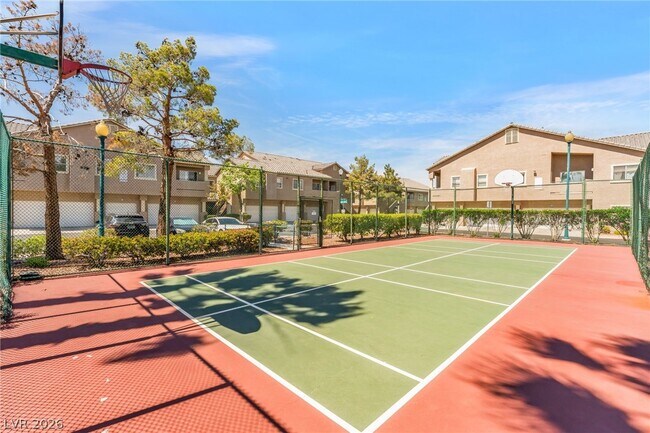 Building Photo - 2000 Quartz Cliff St