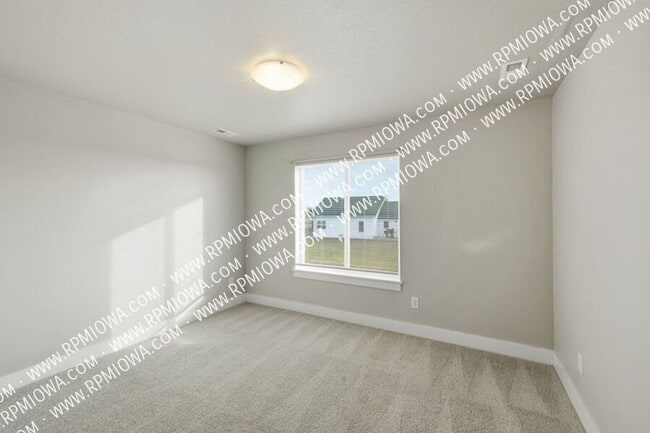 Building Photo - 818 Kingfisher Dr