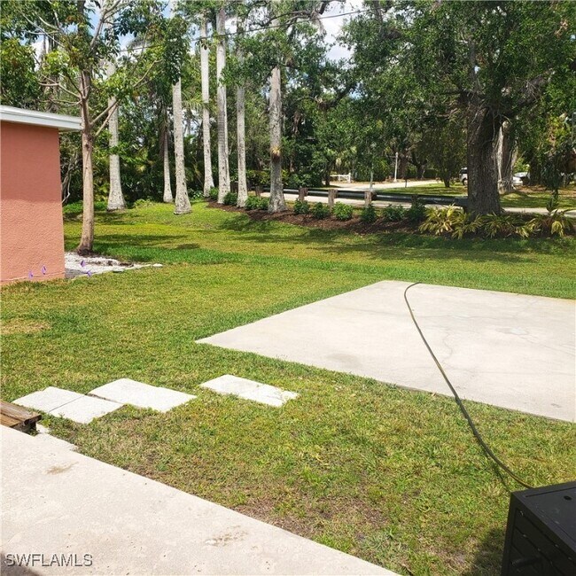 Building Photo - 1443 Sandra Dr