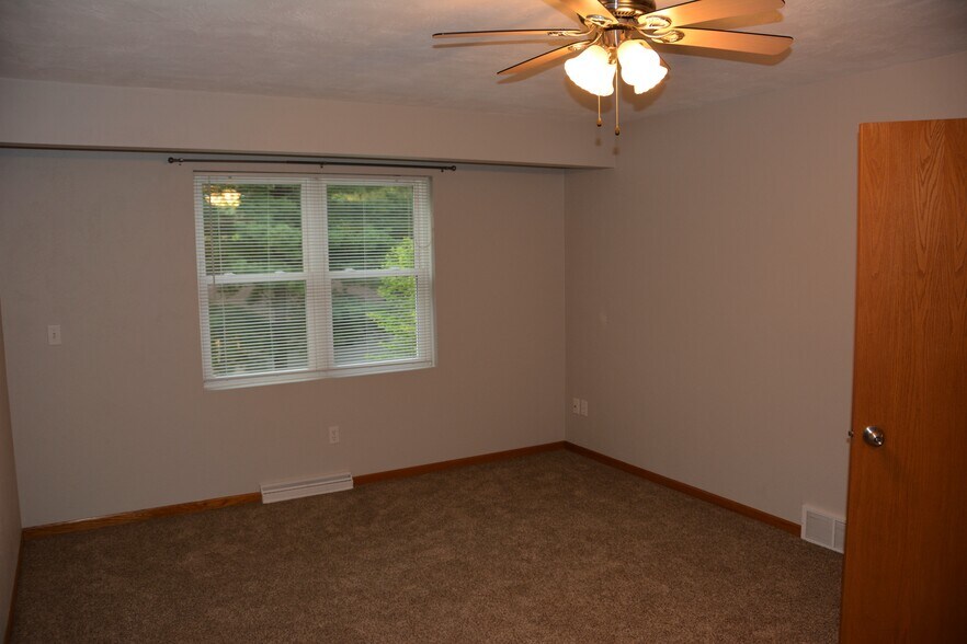 Building Photo - 325 Cordy Lane