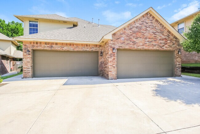 Building Photo - Beautiful Home!