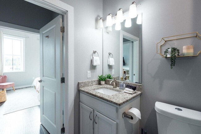 Building Photo - 117 Spring St