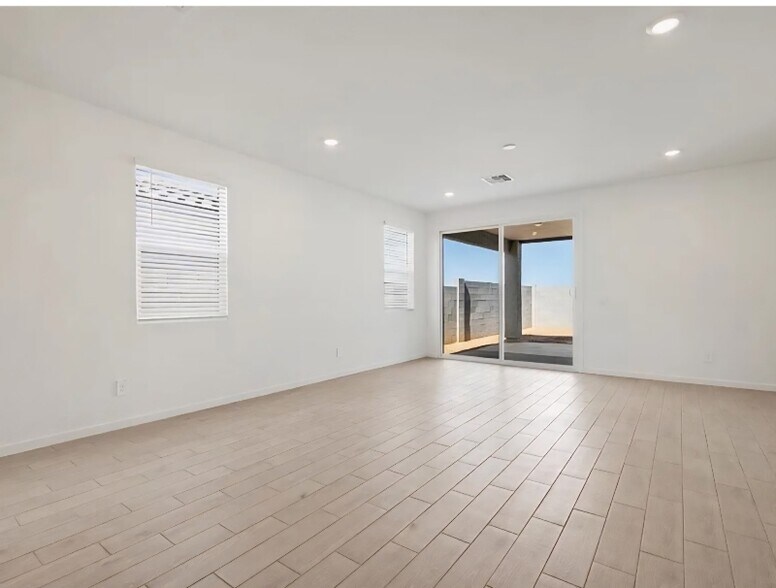 Building Photo - 2542 Fortana Dr