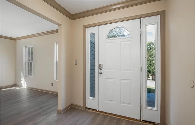 Building Photo - This Charming Two-Story Home Awaits You