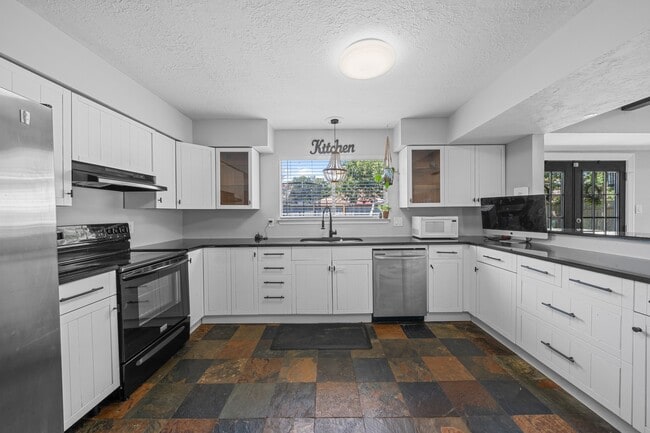 Building Photo - 4406 Owens Creek Ln