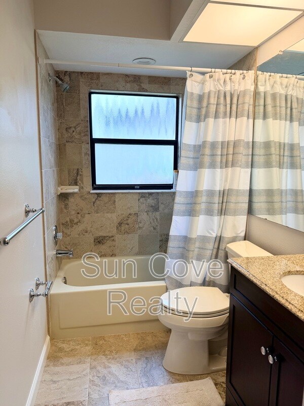 Building Photo - 13550 Avista Dr