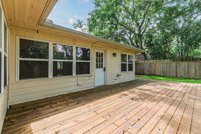 Building Photo - 5450 Stillbrooke Dr