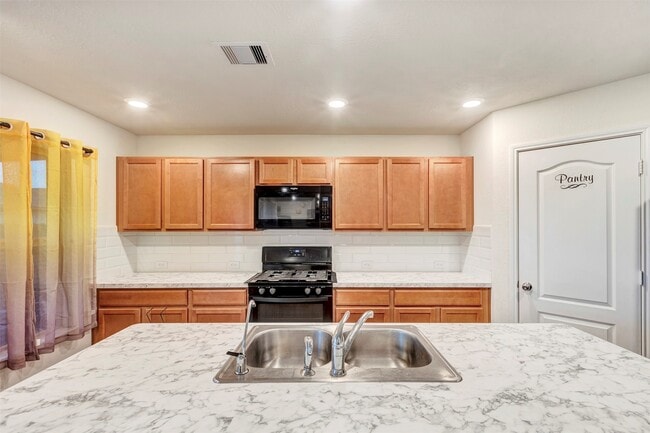 Building Photo - 2542 White Bluff Ln
