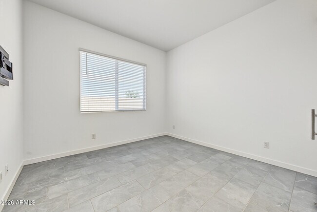 Building Photo - 9654 W Mitchell Dr