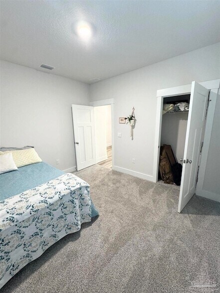 Building Photo - 3095 Silver Maple Dr