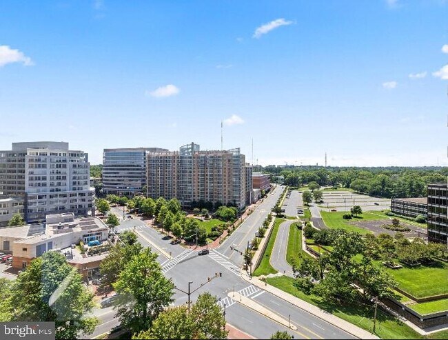 Building Photo - 5500 Friendship Blvd