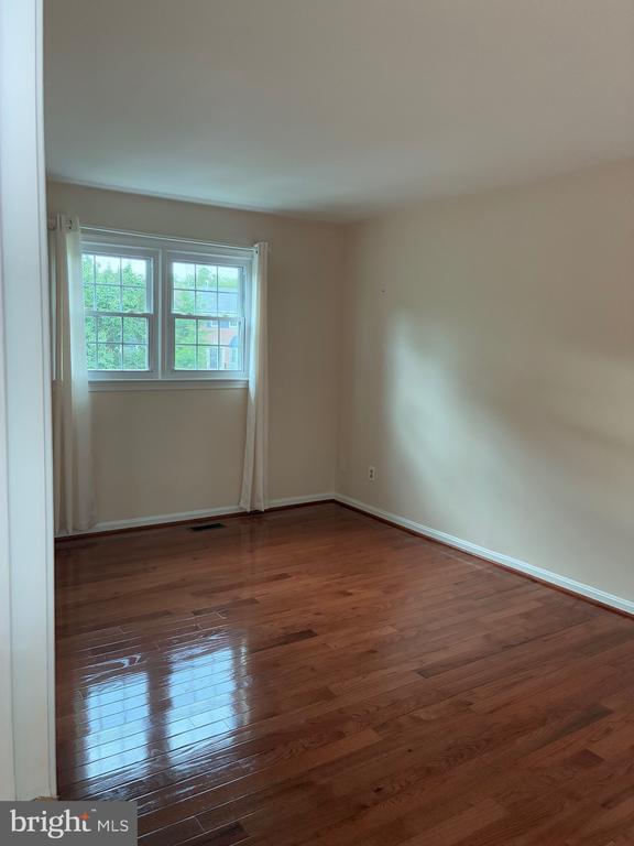 Building Photo - 7209 Lake Cove Dr
