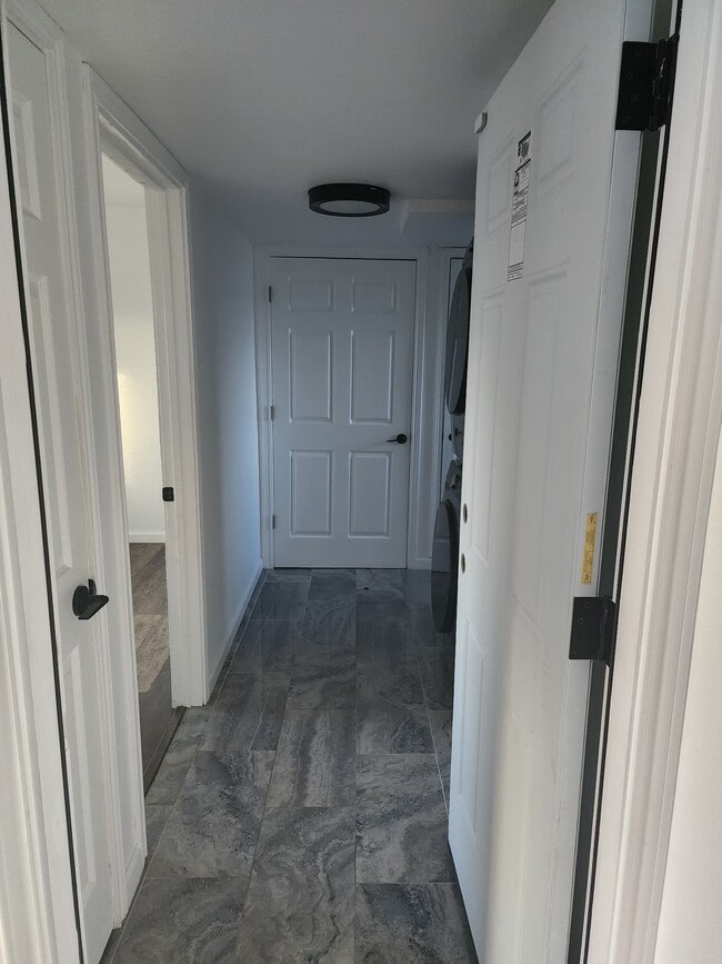 Building Photo - 1106 Seafoam Rd