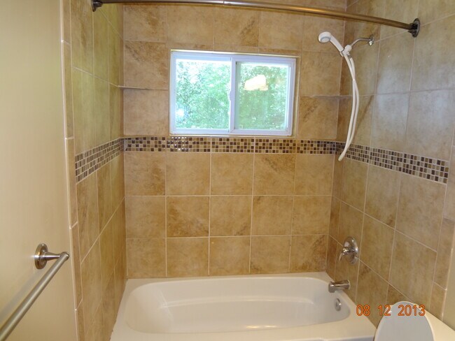 Building Photo - 152 Kendrick Ct