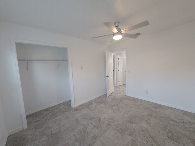 Building Photo - Updated 2/2 Duplex in Crystal River