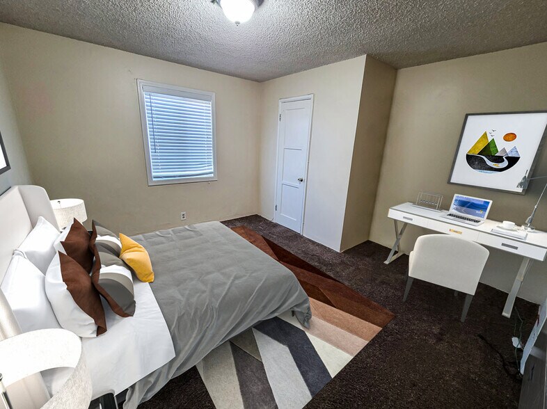 Building Photo - 1321 Turquoise Ave