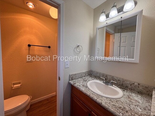 Building Photo - 1316 Green Dr